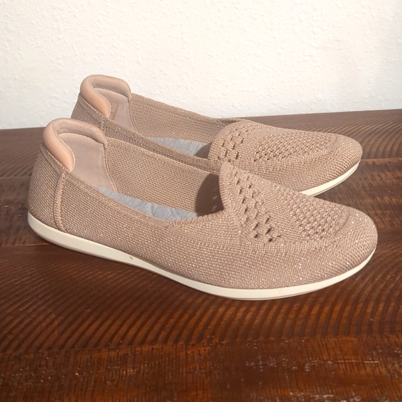 Pink Clarks - Picture 3 of 6